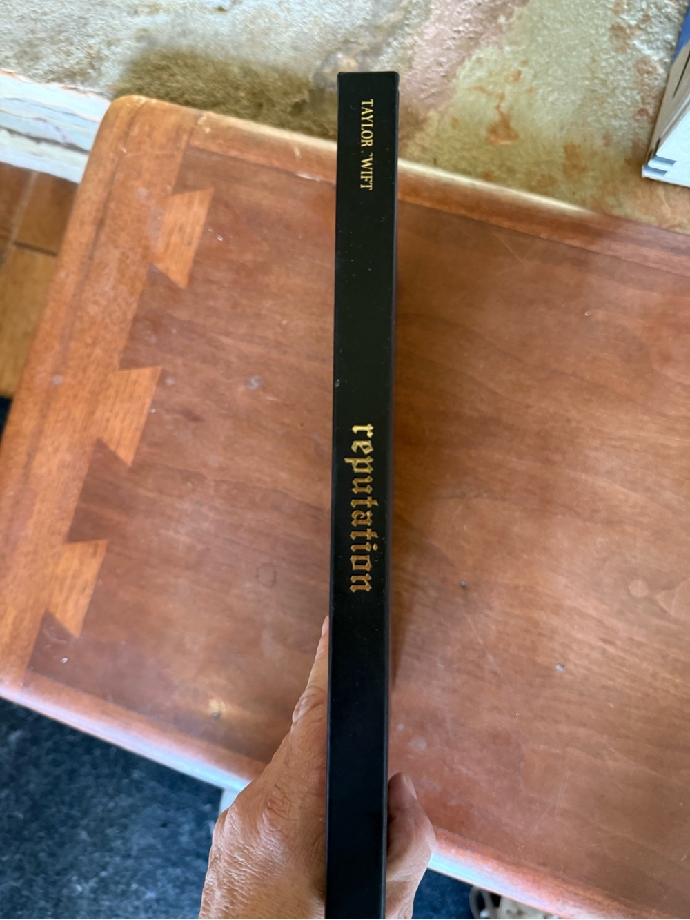 Authentic Taylor Swift Reputation Tour VIP Tour Book - Picture 3 of 9